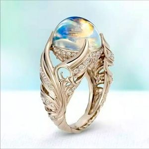 New Elegant 925 Silver Moonstone Ring